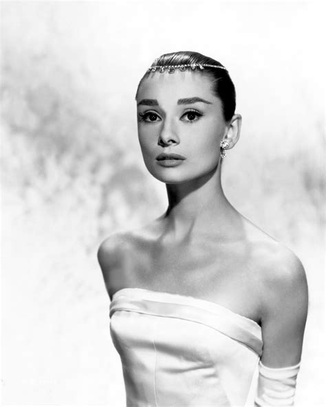 Audrey Hepburn .